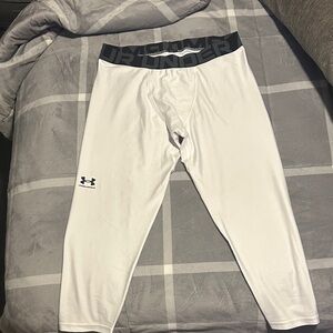 Youth boys -Under Armour 1/4 White Athletic Leggings